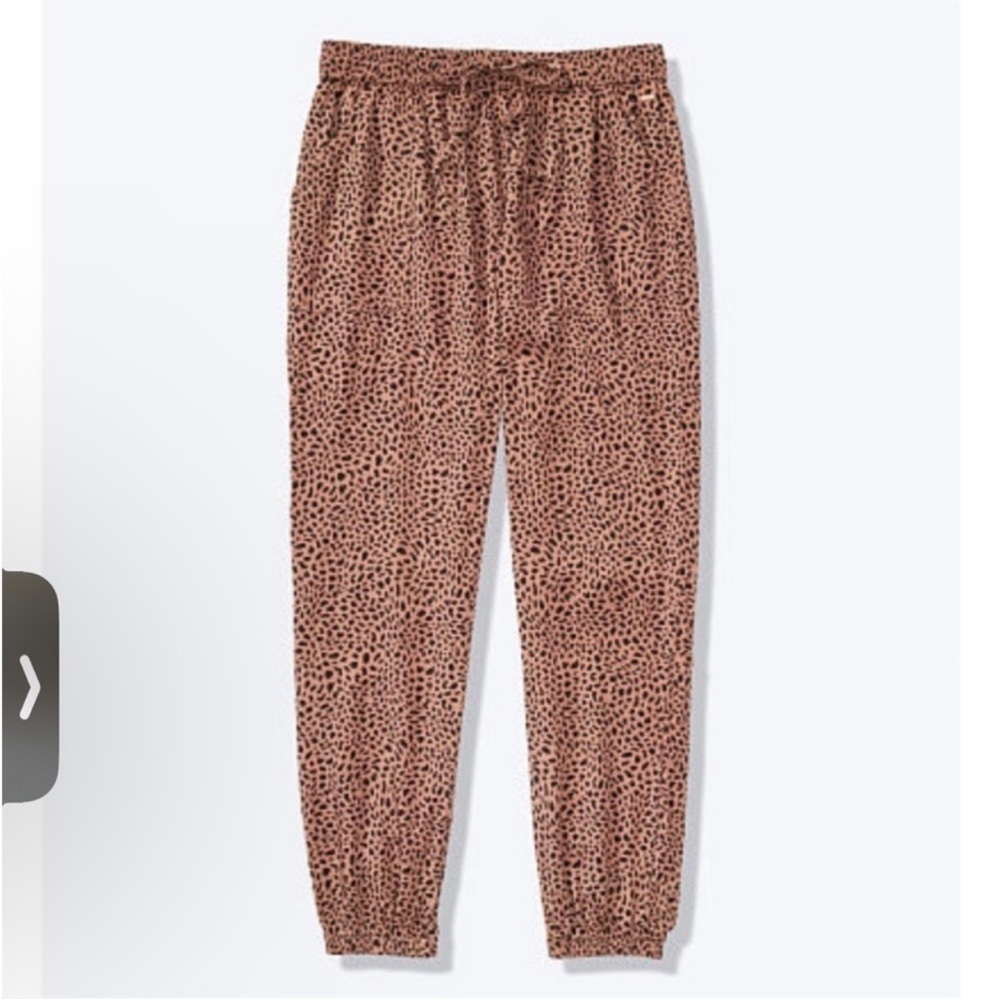 PINK Victoria's Secret Black/Sequin Leopard Print Joggers